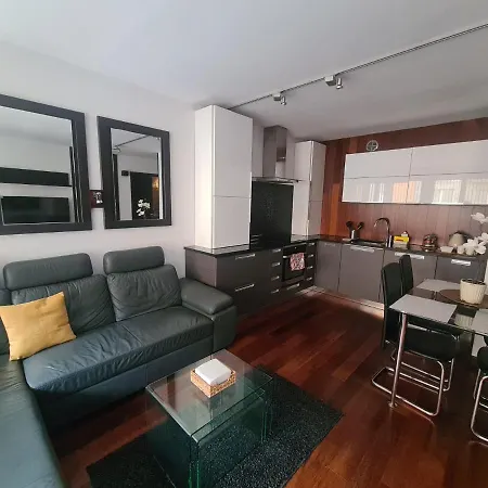 Warta Lux Apartment, Self Check-in 24h, Free Parking アパート ポズナン